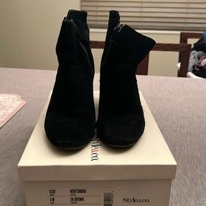 Nine West Black suede leather booties